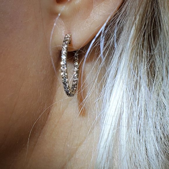 BRAND NEW 14K WHITE GOLD DIAMOND EARRINGS. - Picture 2 of 8